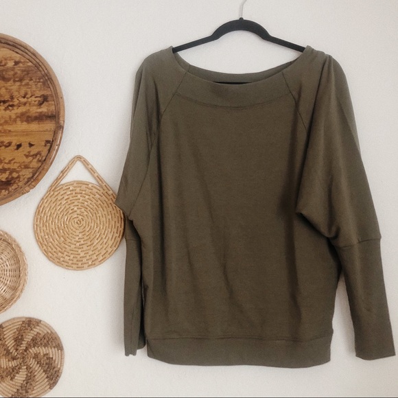 🚚 MOVING SALE! 🚚 Slouchy olive green yoga top - Picture 1 of 3